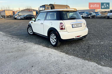 Хэтчбек MINI Cooper 2012 в 