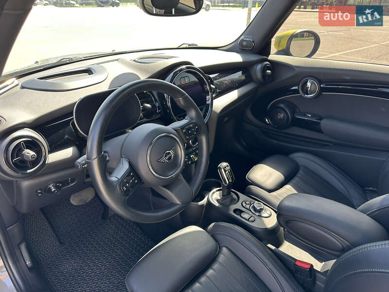 Хэтчбек MINI Cooper 2021 в Киеве