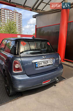 Хэтчбек MINI Cooper 2009 в 