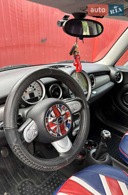 Хэтчбек MINI Cooper 2009 в 