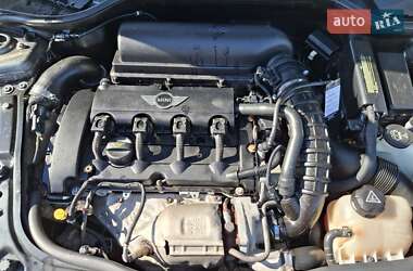 Хэтчбек MINI Cooper 2010 в 