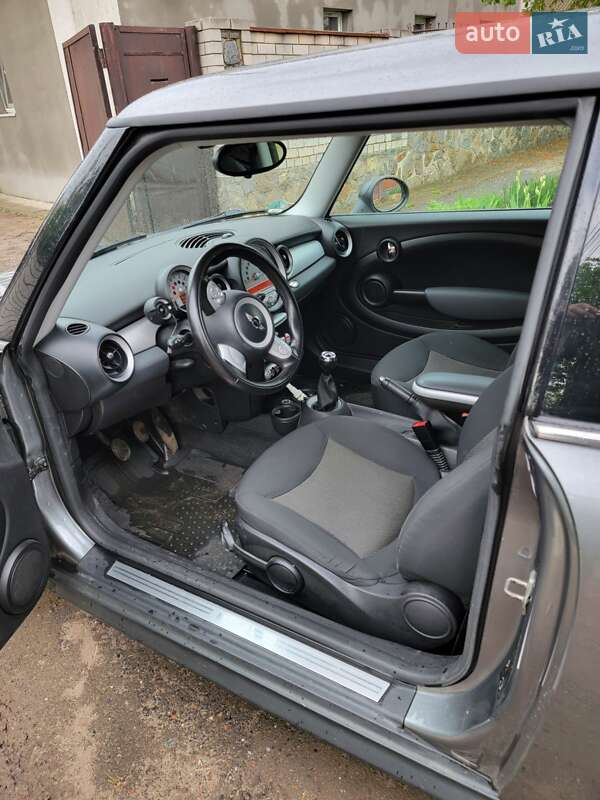 Хэтчбек MINI Cooper 2010 в Краснограде фото 13 Хэтчбек MINI Cooper 2010 в Краснограде