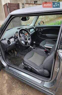 Хэтчбек MINI Cooper 2010 в 