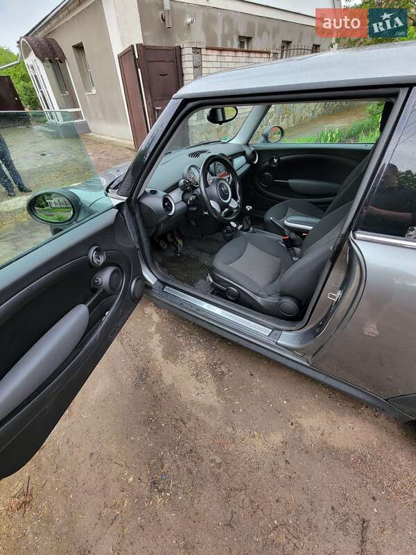 Хэтчбек MINI Cooper 2010 в Краснограде фото 15 Хэтчбек MINI Cooper 2010 в Краснограде
