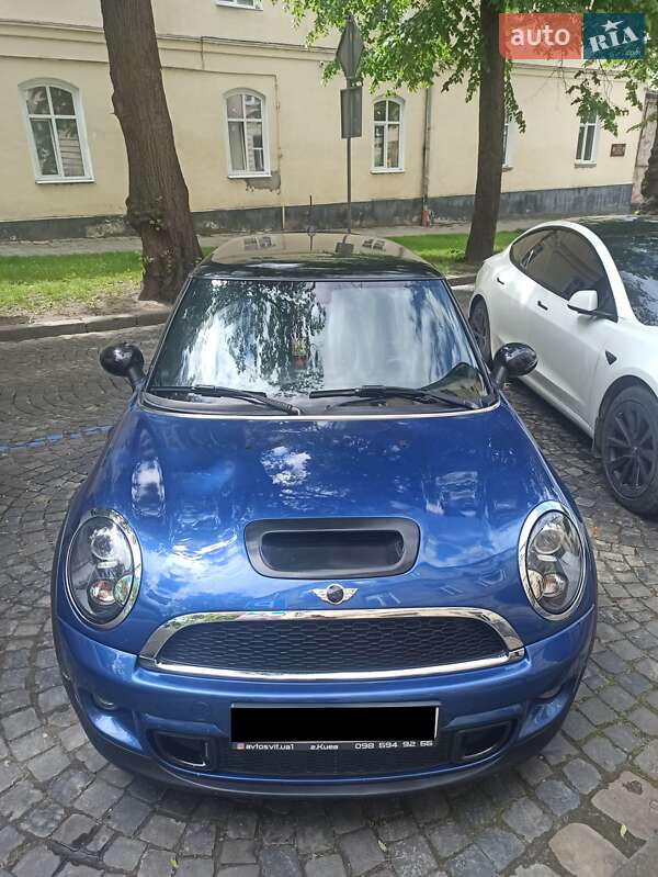 Хэтчбек MINI Cooper 2013 в 