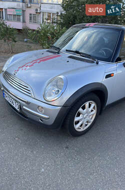 Хэтчбек MINI Cooper 2002 в 
