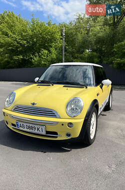 Хэтчбек MINI Cooper 2005 в 