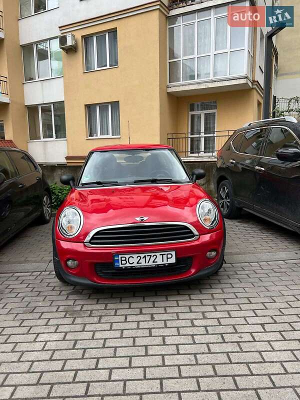 Хэтчбек MINI Cooper 2012 в 
