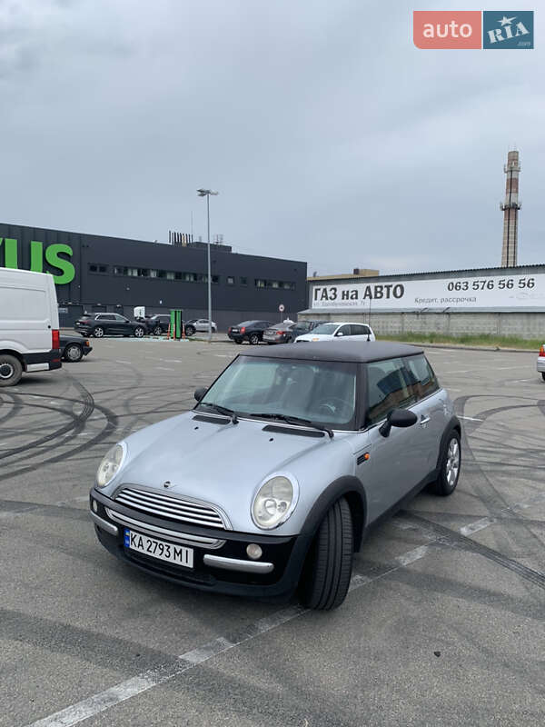 Хэтчбек MINI Cooper 2004 в Киеве фото 2 Хэтчбек MINI Cooper 2004 в Киеве