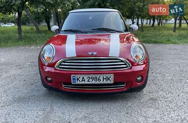 Хэтчбек MINI Cooper 2010 в 