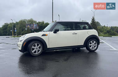 Хэтчбек MINI Cooper 2010 в 