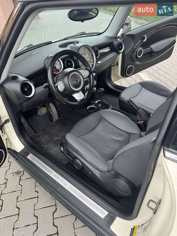 Хэтчбек MINI Cooper 2010 в Хмельницком фото 10 Хэтчбек MINI Cooper 2010 в Хмельницком