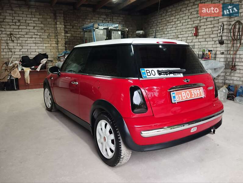 Хэтчбек MINI Cooper 2002 в 