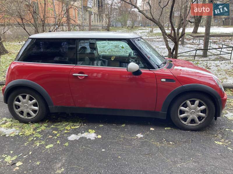 Хэтчбек MINI Cooper 2003 в Киеве