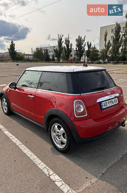 Хэтчбек MINI Cooper 2011 в 