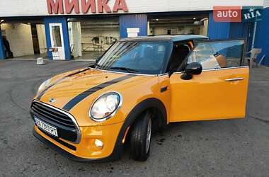 Хэтчбек MINI Cooper 2016 в 