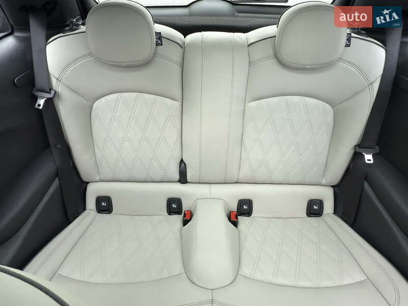 Хэтчбек MINI Cooper 2023 в Черновцах