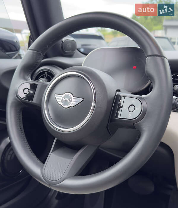 Хэтчбек MINI Cooper 2023 в Черновцах