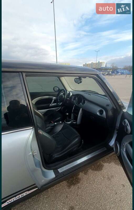 Хэтчбек MINI Cooper 2004 в Одессе