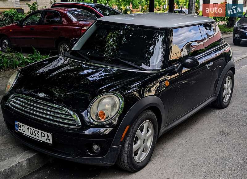 Хэтчбек MINI Cooper 2009 в 