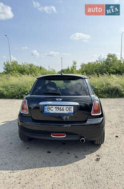 Хэтчбек MINI Cooper 2009 в 