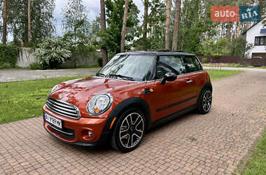 Хэтчбек MINI Cooper 2011 в 