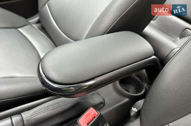 Хэтчбек MINI Cooper 2011 в 