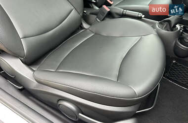 Хэтчбек MINI Cooper 2011 в 
