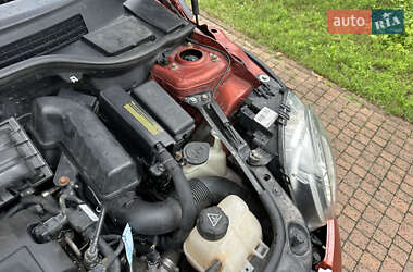 Хэтчбек MINI Cooper 2011 в 
