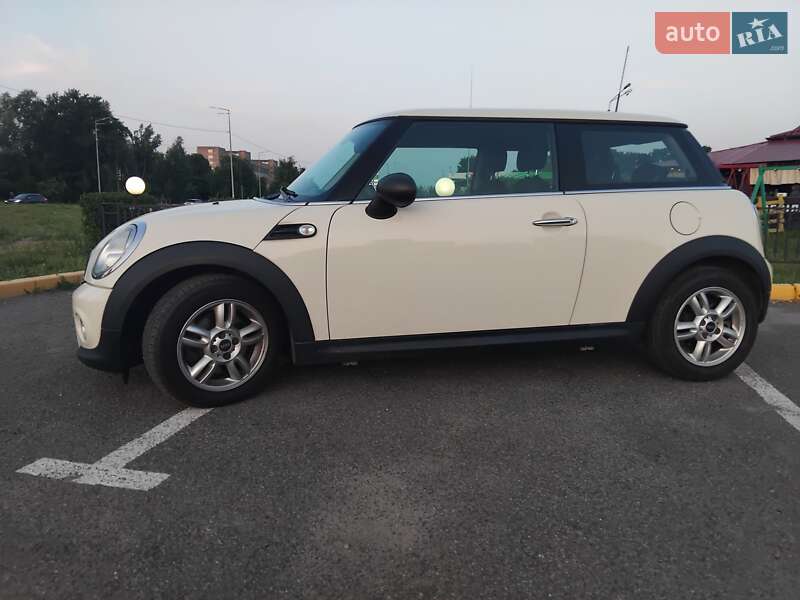 Хэтчбек MINI Cooper 2011 в Киеве