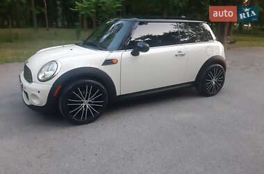 Хэтчбек MINI Cooper 2013 в 