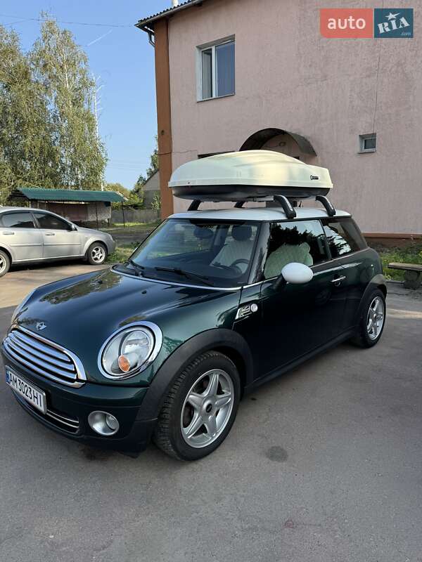 Хэтчбек MINI Cooper 2008 в 
