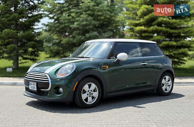 Хэтчбек MINI Cooper 2015 в 
