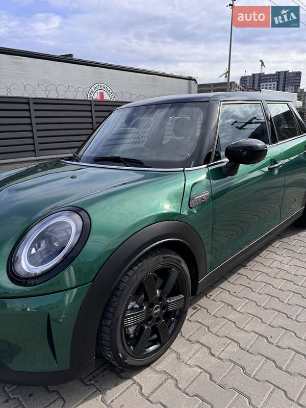Хэтчбек MINI Cooper 2021 в Киеве
