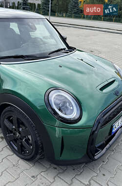 Хэтчбек MINI Cooper 2021 в 