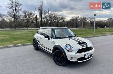 Хетчбек MINI Cooper 2010 в 
