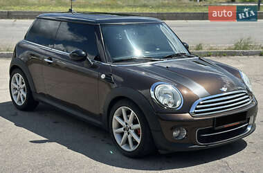 Хэтчбек MINI Cooper 2011 в 