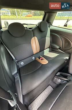 Хэтчбек MINI Cooper 2011 в 
