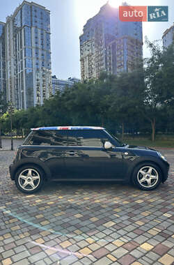 Хэтчбек MINI Cooper 2007 в 