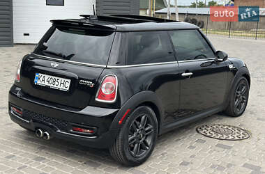 Хэтчбек MINI Cooper 2011 в 