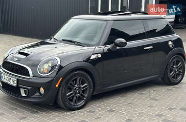 Хэтчбек MINI Cooper 2011 в 