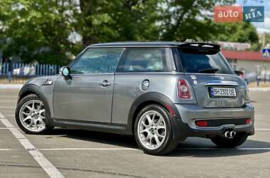 Хэтчбек MINI Cooper 2009 в 