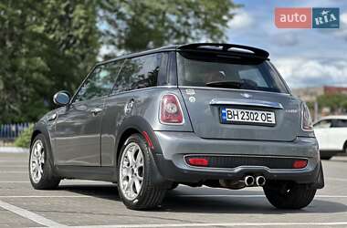 Хэтчбек MINI Cooper 2009 в 