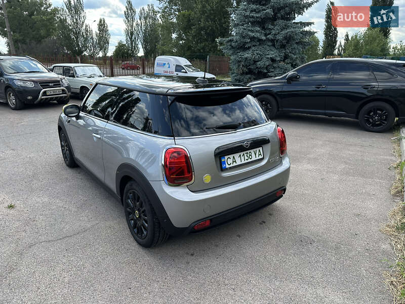 Хэтчбек MINI Cooper 2023 в Черкассах