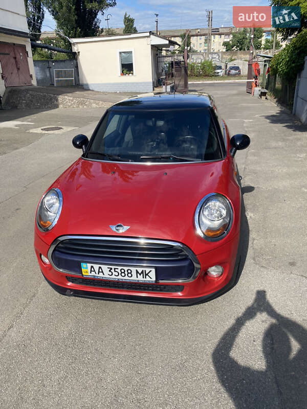 Хэтчбек MINI Cooper 2016 в Киеве