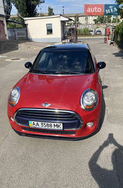 Хэтчбек MINI Cooper 2016 в 