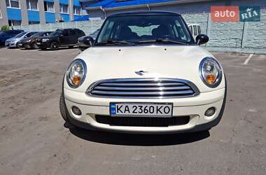 Хэтчбек MINI Cooper 2010 в 