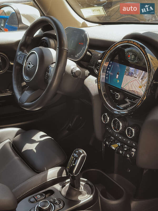 Хэтчбек MINI Cooper 2022 в Николаеве