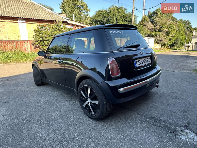 Хэтчбек MINI Cooper 2002 в Чернигове