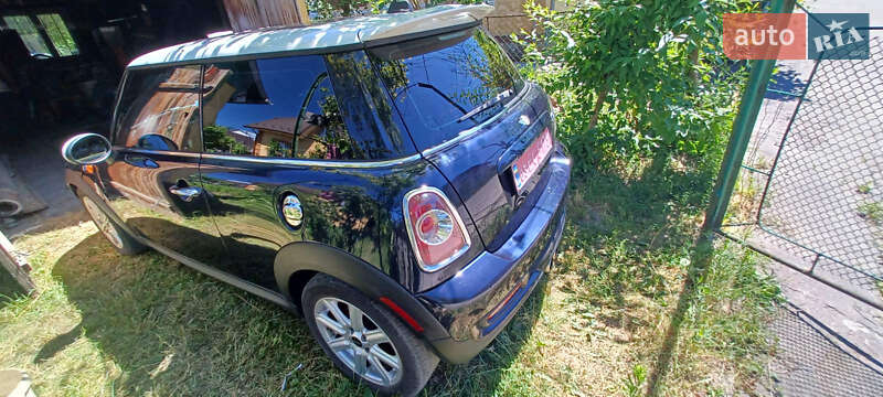 Хэтчбек MINI Cooper 2013 в Дрогобыче